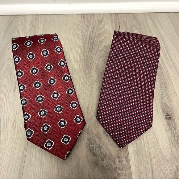 Jos. A. Bank Set of 2 Red Patterned 100% Silk Ties - Picture 1 of 7